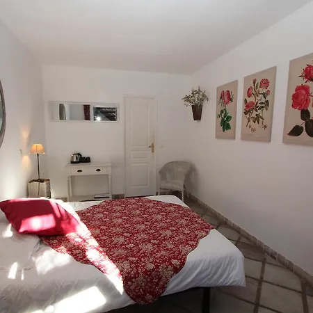 Couette-café La Garrigue *
